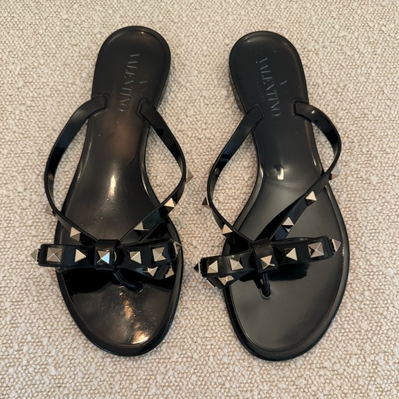 Valentino Rock Stud Black Flip Flops size 38 - Picture 2 of 8